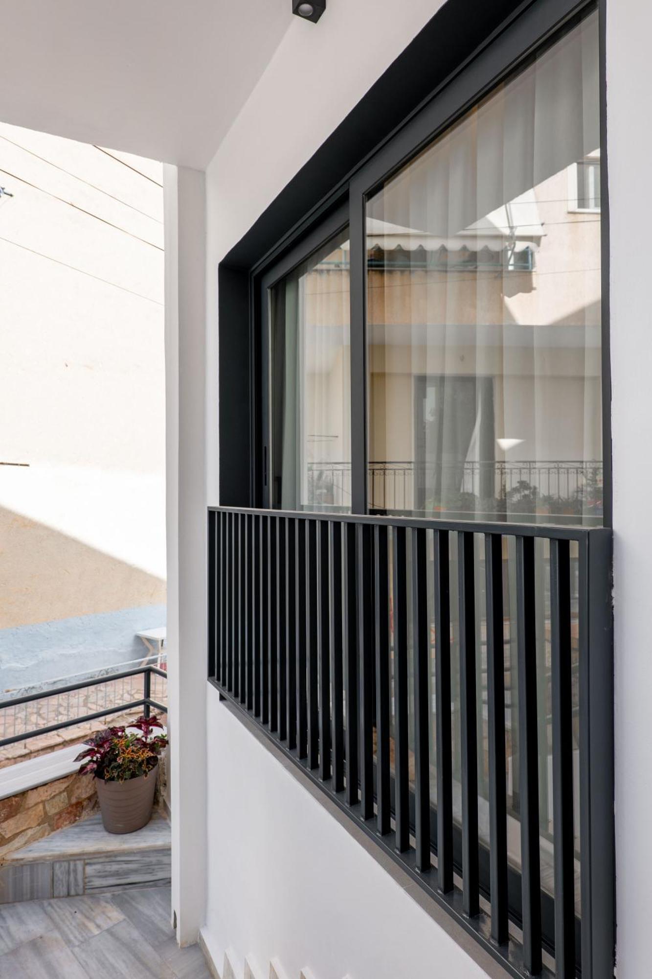 Austin Boutique Hotel Sarandë エクステリア 写真