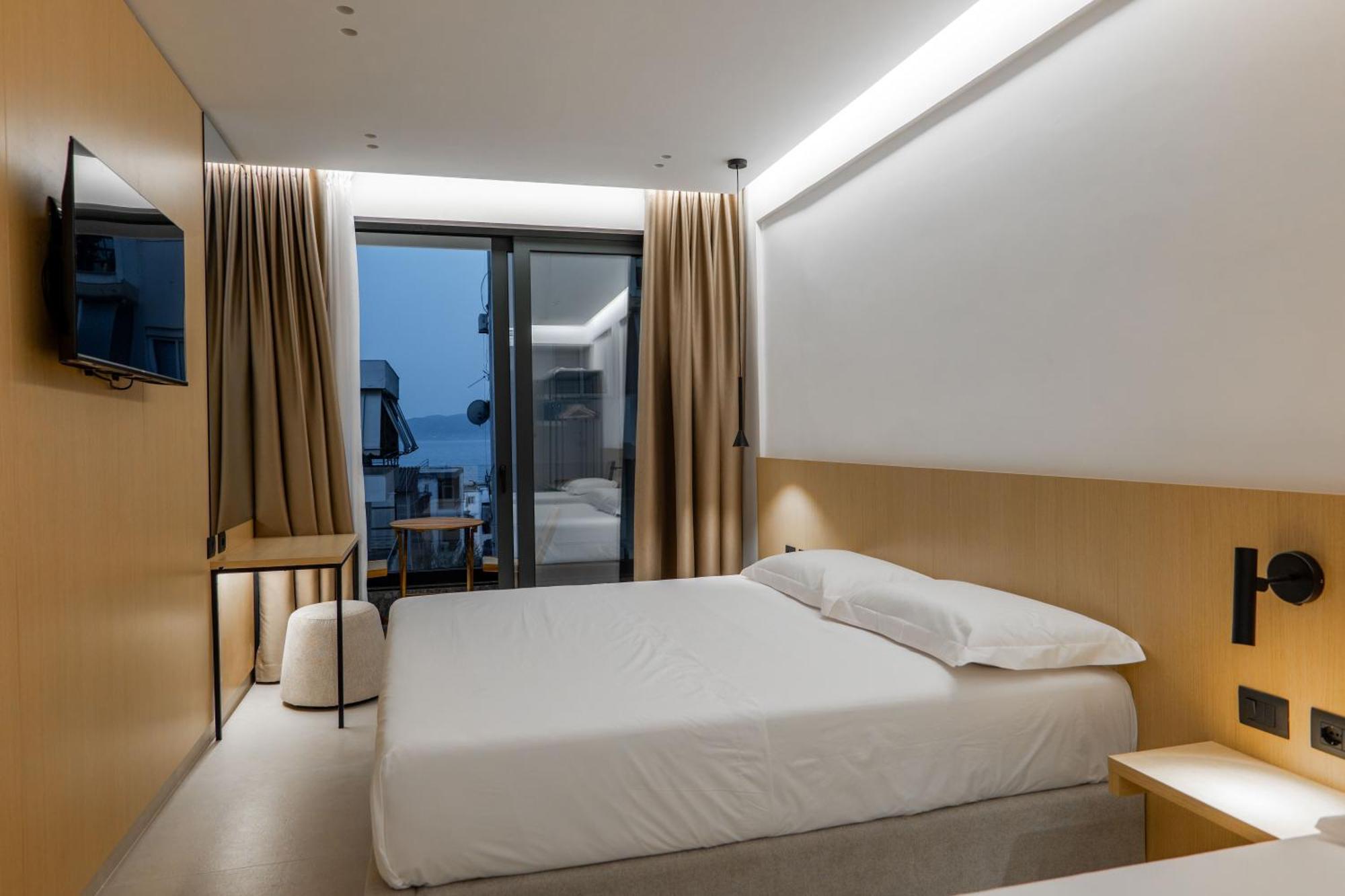Austin Boutique Hotel Sarandë エクステリア 写真