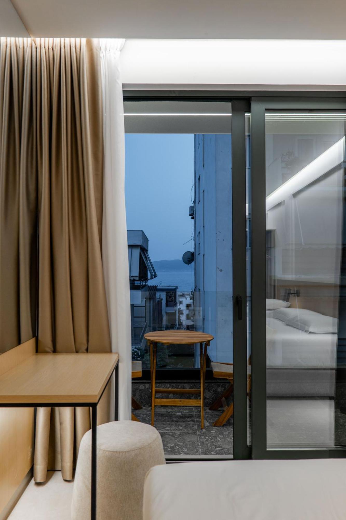 Austin Boutique Hotel Sarandë エクステリア 写真