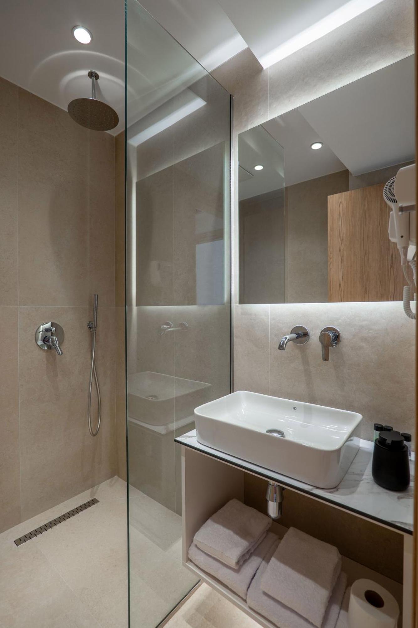 Austin Boutique Hotel Sarandë エクステリア 写真