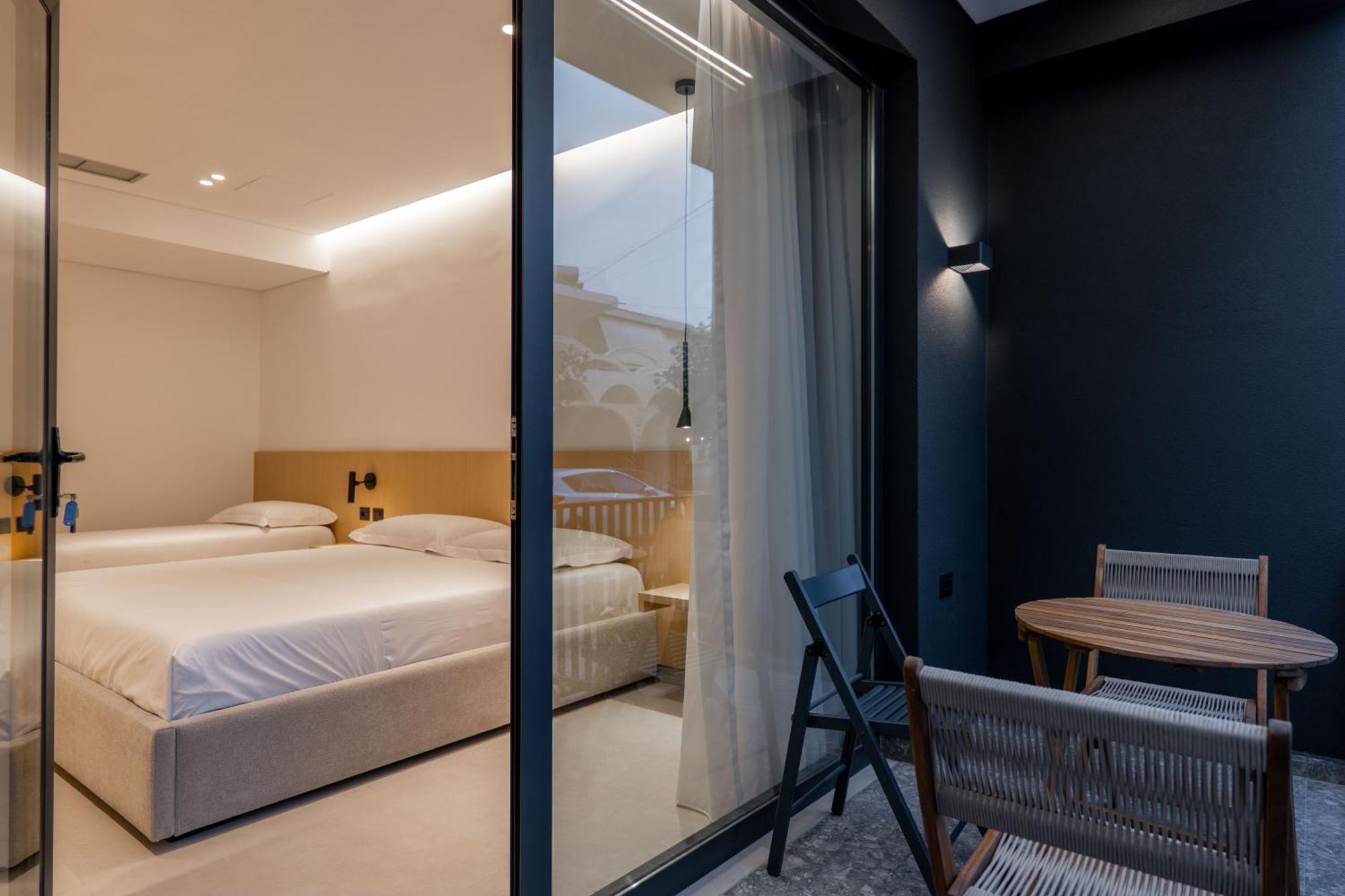 Austin Boutique Hotel Sarandë エクステリア 写真