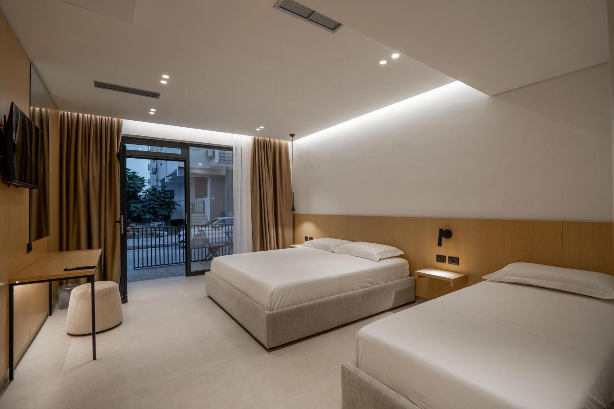 Austin Boutique Hotel Sarandë エクステリア 写真