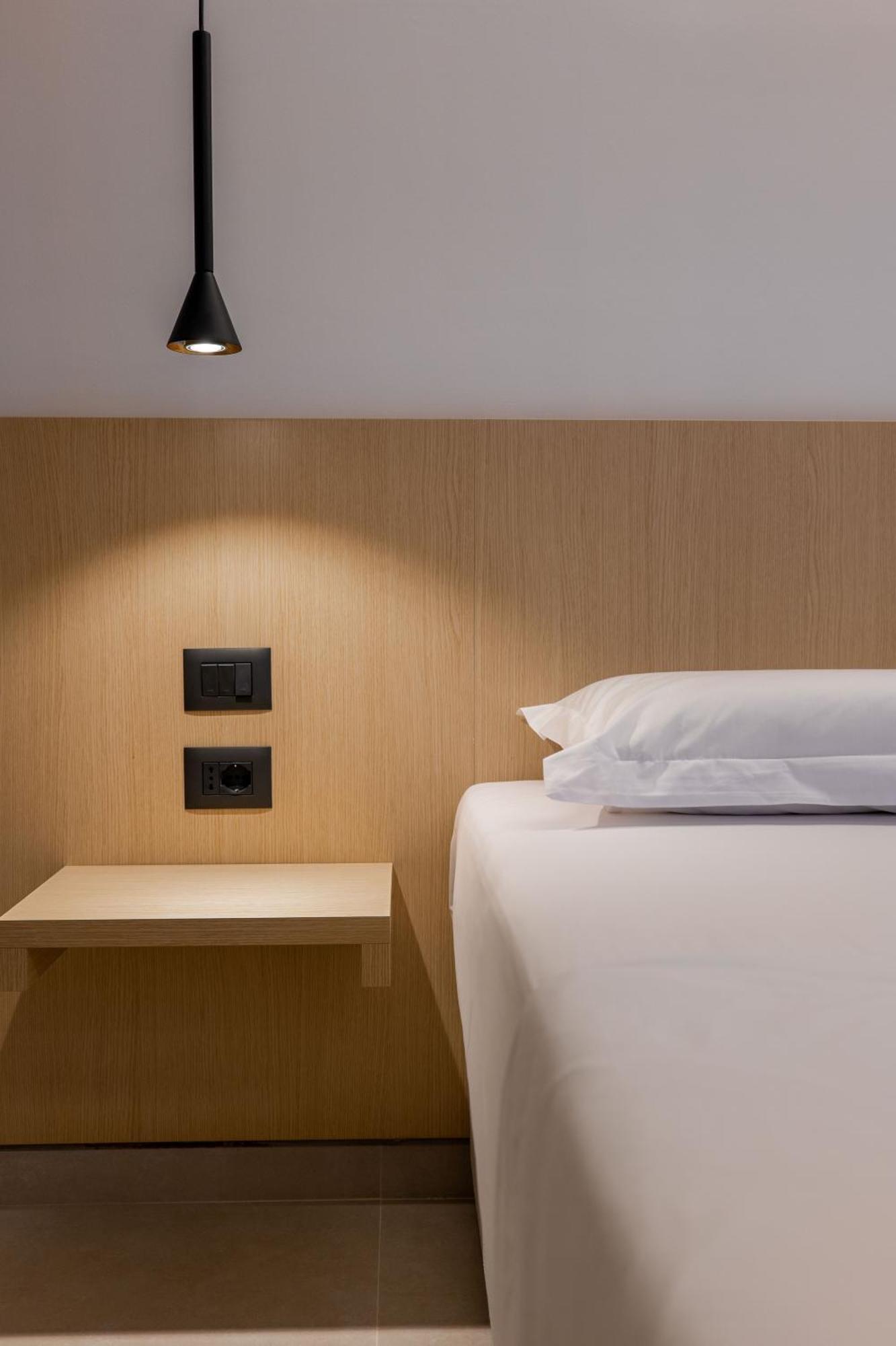 Austin Boutique Hotel Sarandë エクステリア 写真