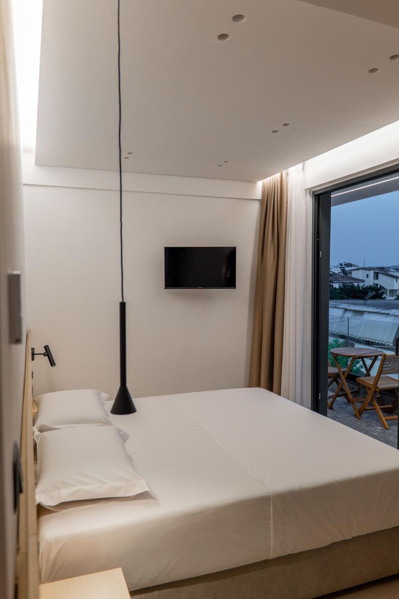Austin Boutique Hotel Sarandë エクステリア 写真