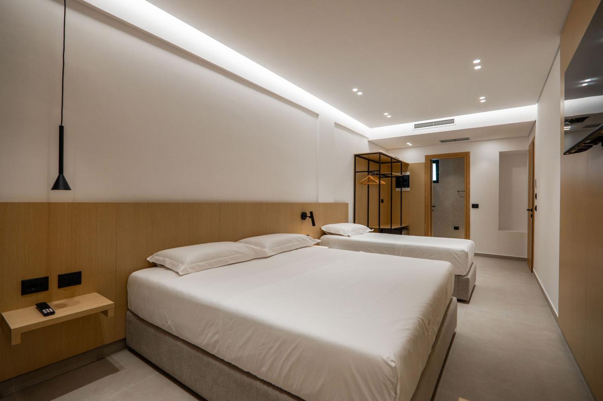 Austin Boutique Hotel Sarandë エクステリア 写真