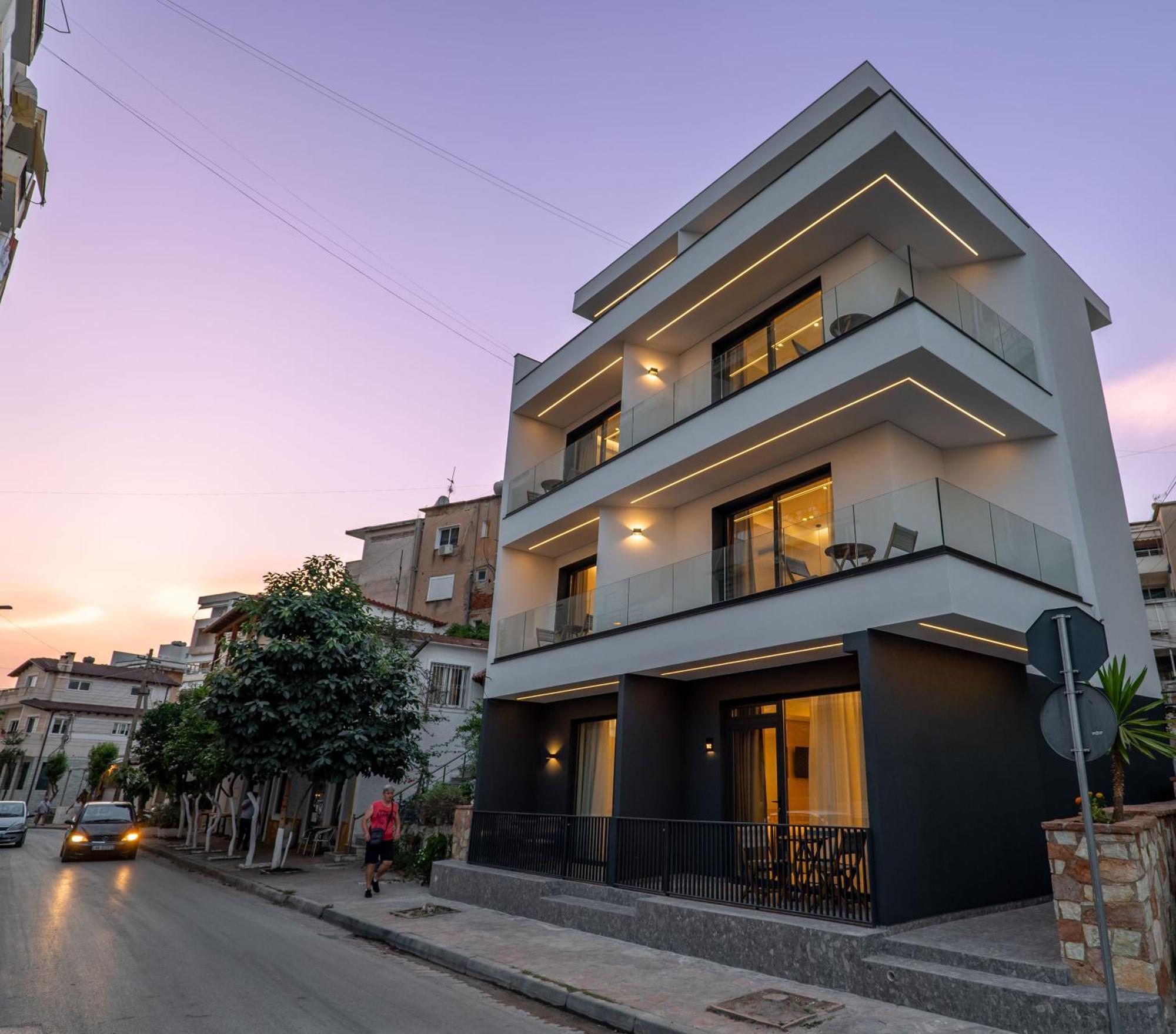 Austin Boutique Hotel Sarandë エクステリア 写真