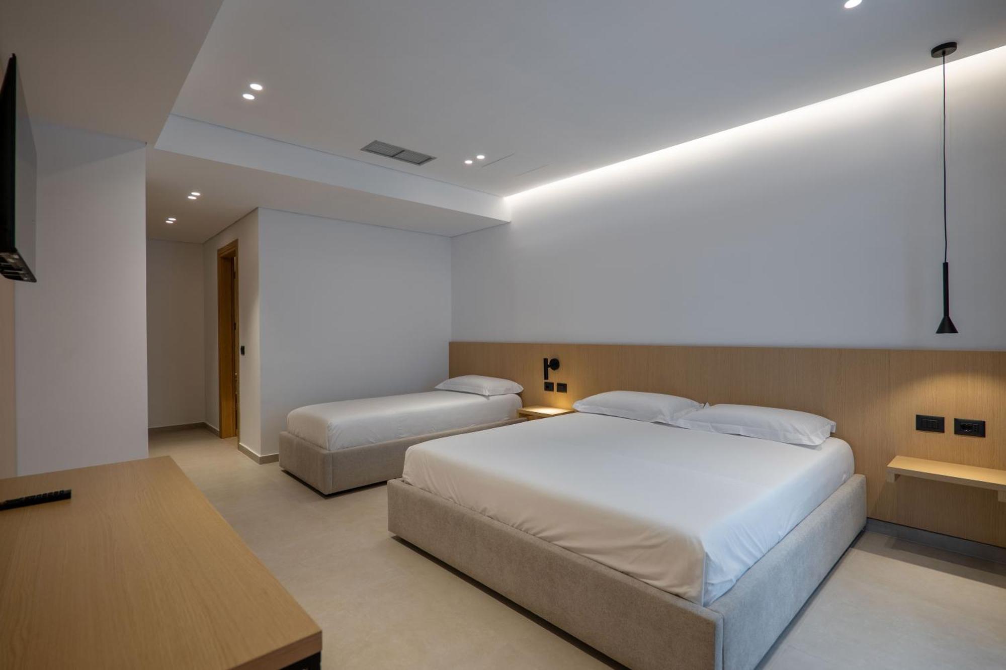 Austin Boutique Hotel Sarandë エクステリア 写真