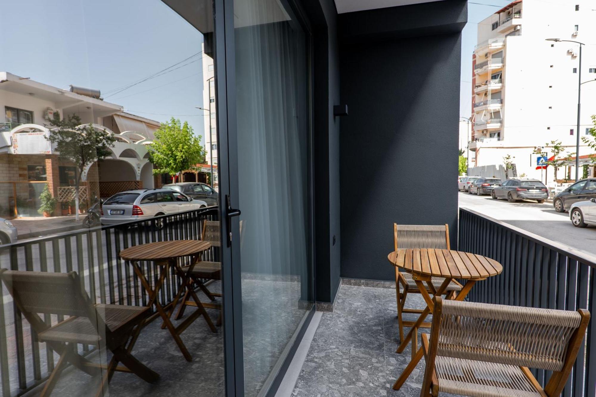 Austin Boutique Hotel Sarandë エクステリア 写真
