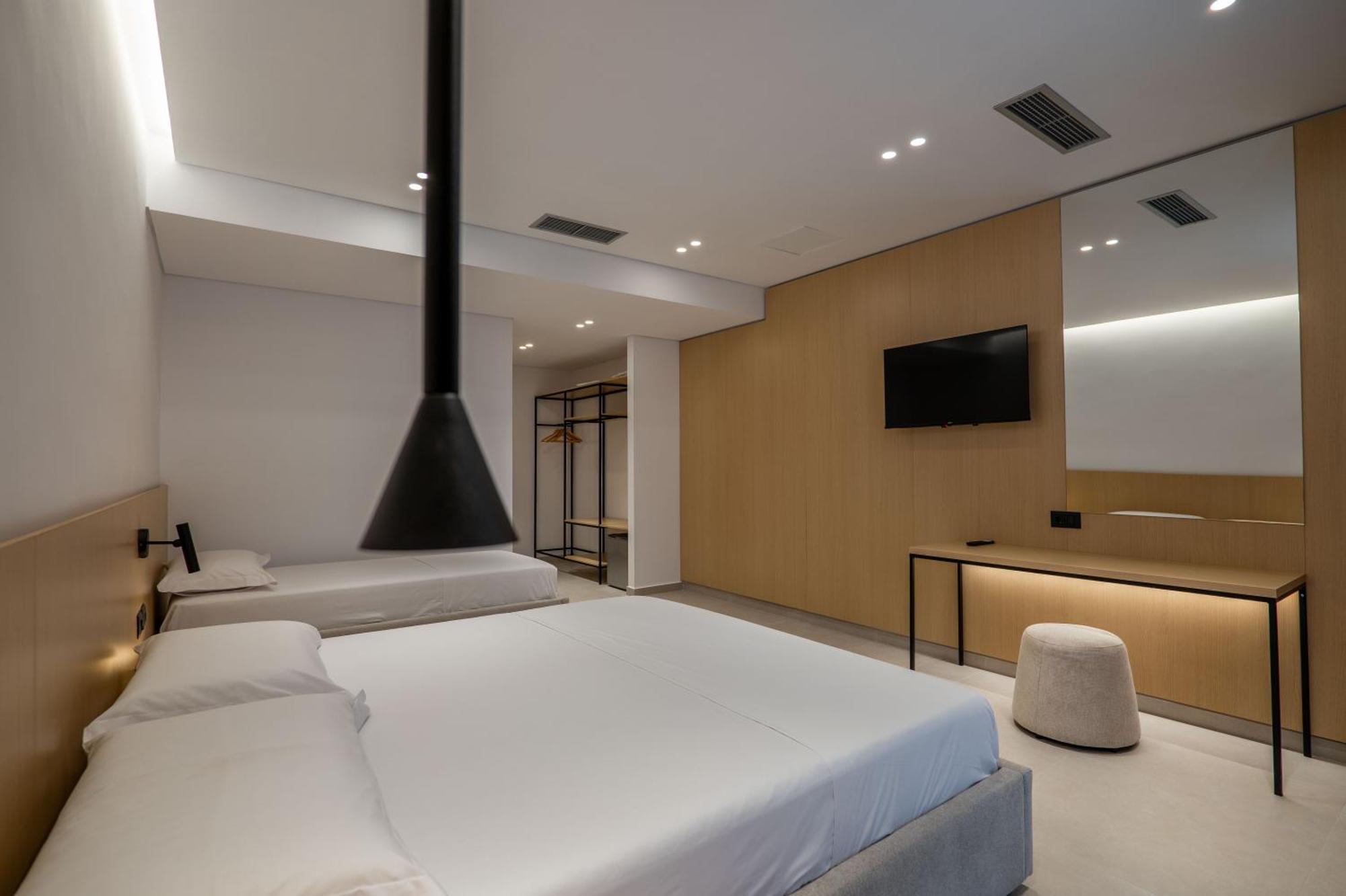 Austin Boutique Hotel Sarandë エクステリア 写真