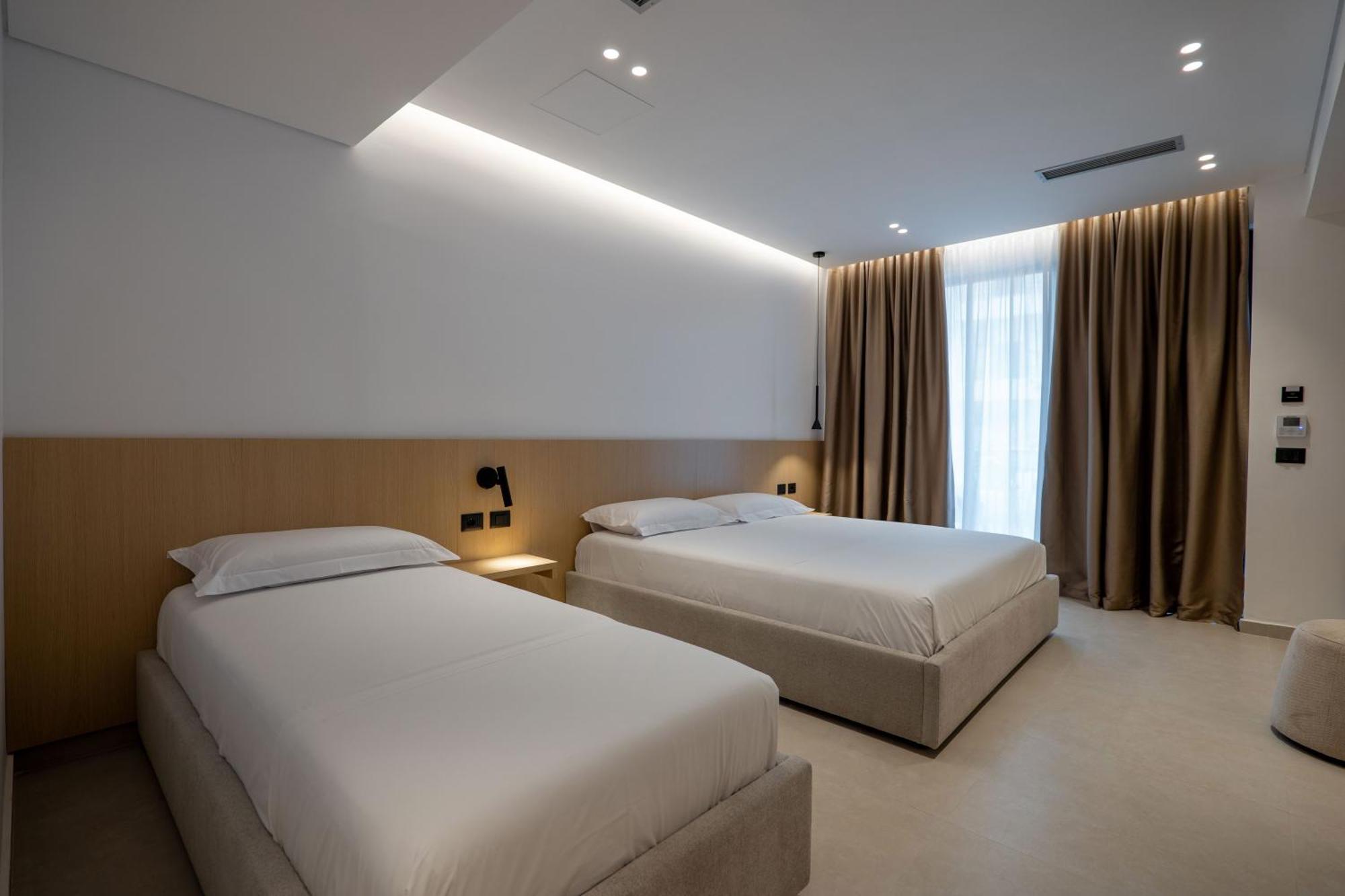 Austin Boutique Hotel Sarandë エクステリア 写真