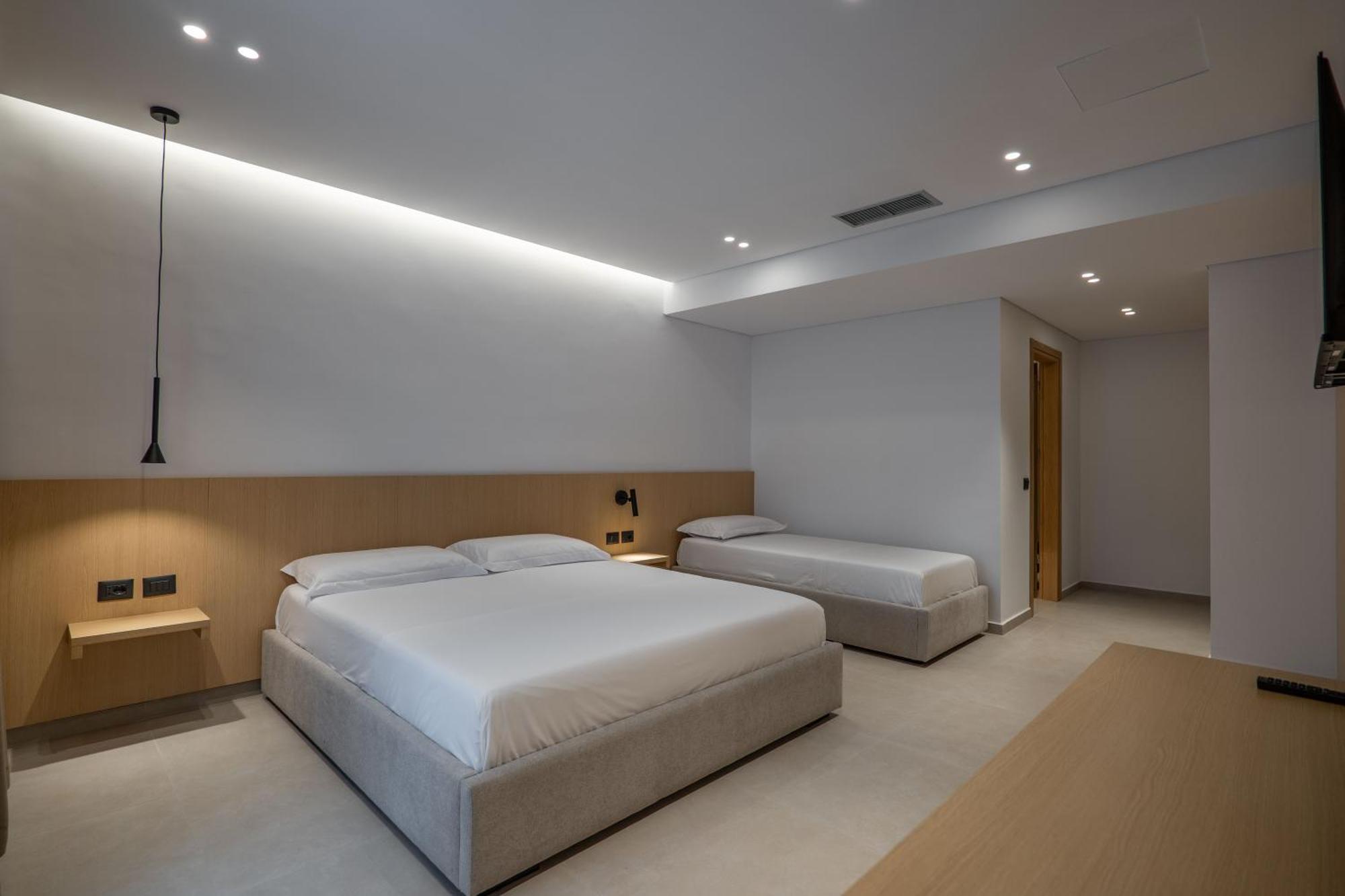 Austin Boutique Hotel Sarandë エクステリア 写真