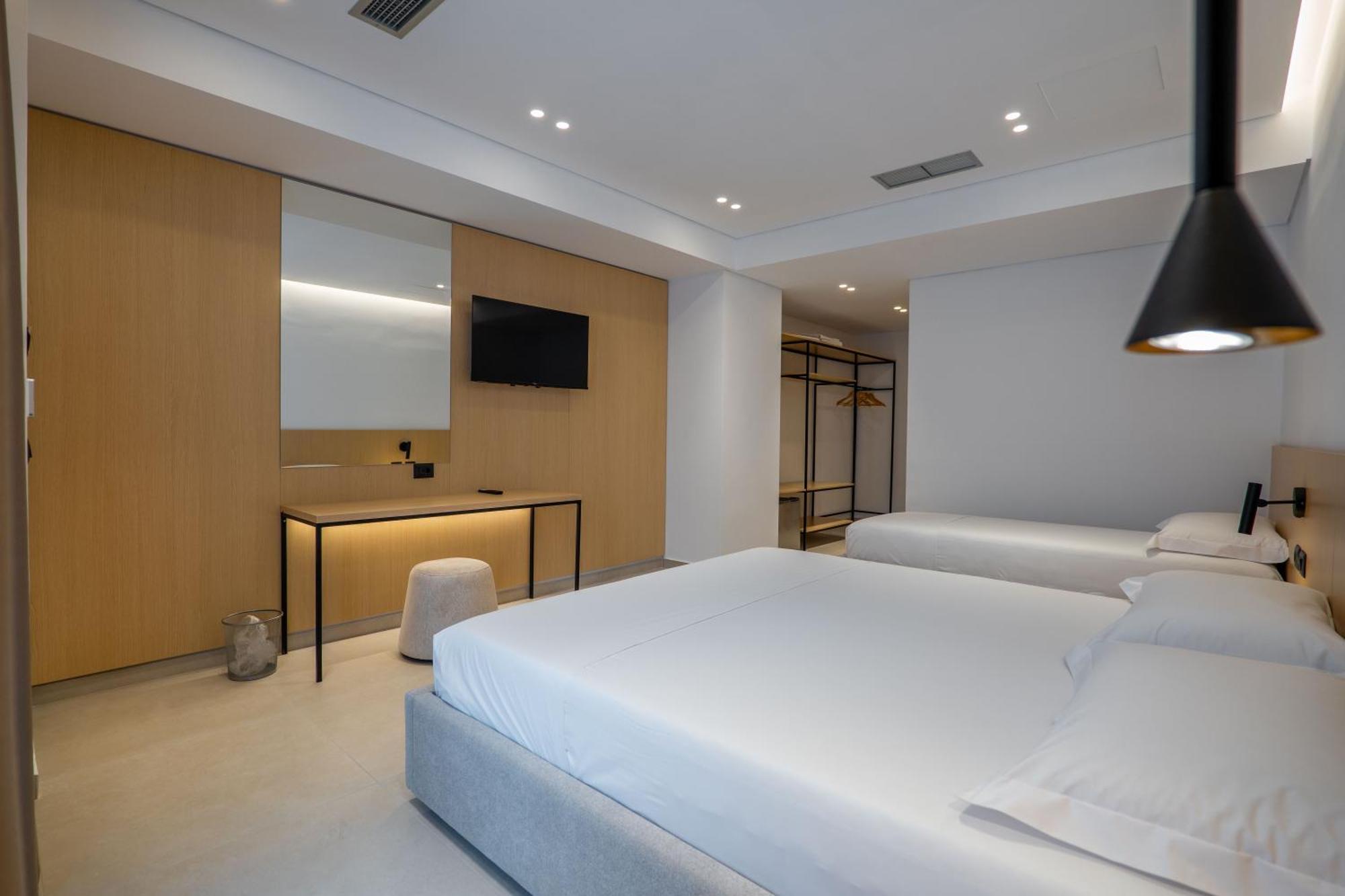 Austin Boutique Hotel Sarandë エクステリア 写真