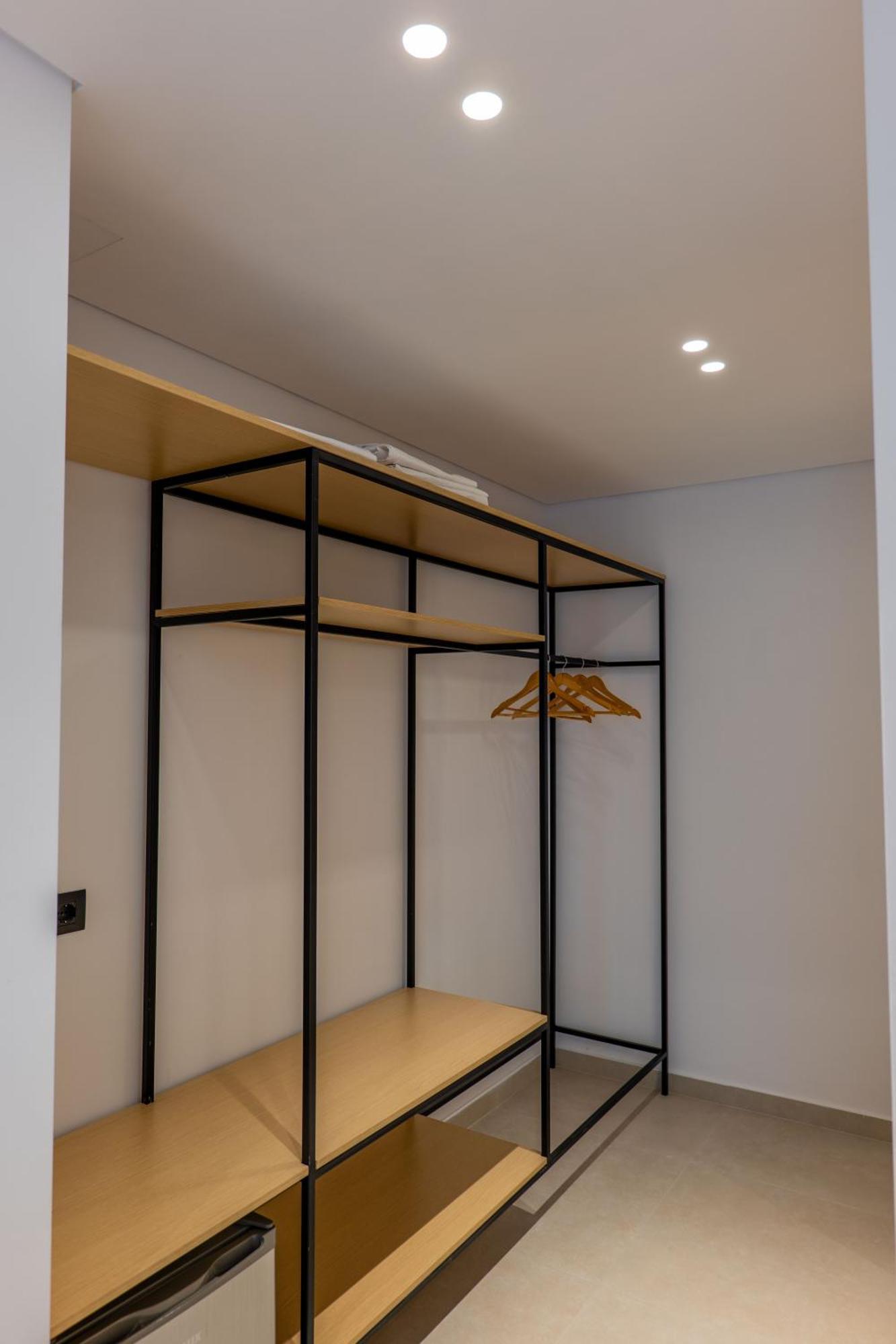 Austin Boutique Hotel Sarandë エクステリア 写真